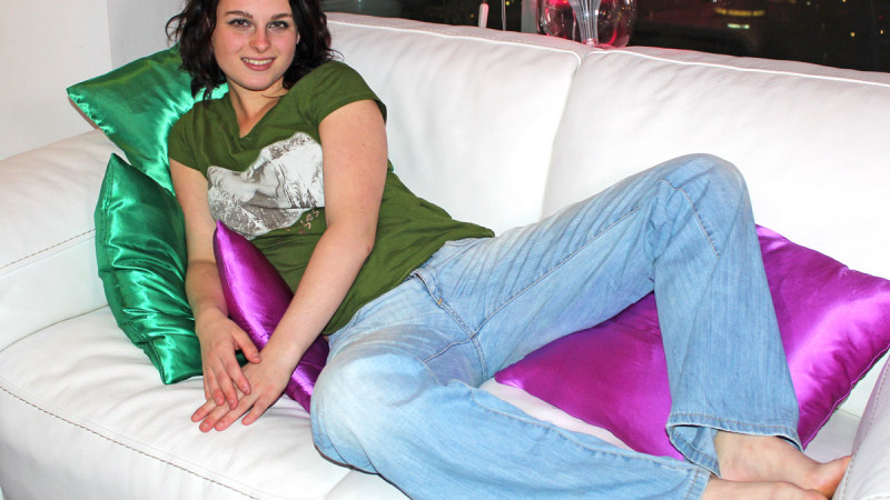 Teen Tina is an incredibly horny natural talent